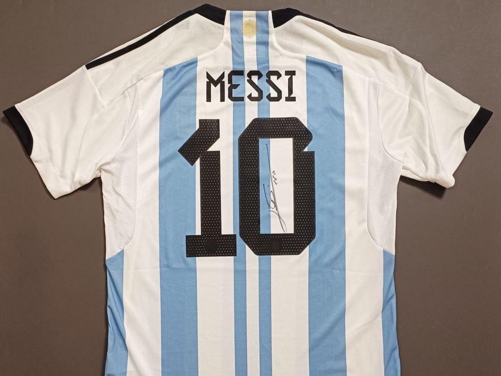 Back-signed Lionel Messi Argentina #10 2022–2023 home shirt with Icons.com certificate of authenticity, 11730
