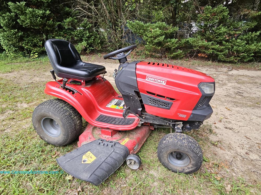 Craftsman T1600 riding lawn mower with Briggs & Stratton 19.0 HP Gold Series engine and mid-mount cutting deck